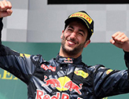 073116_motor_ricciardo_happy.vadapt.664.high.60